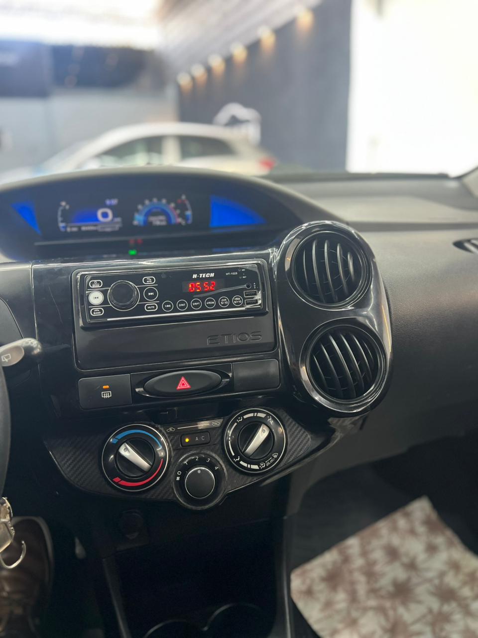 Toyota Etios X 1.3 Flex 16V 5P Mec. 2019